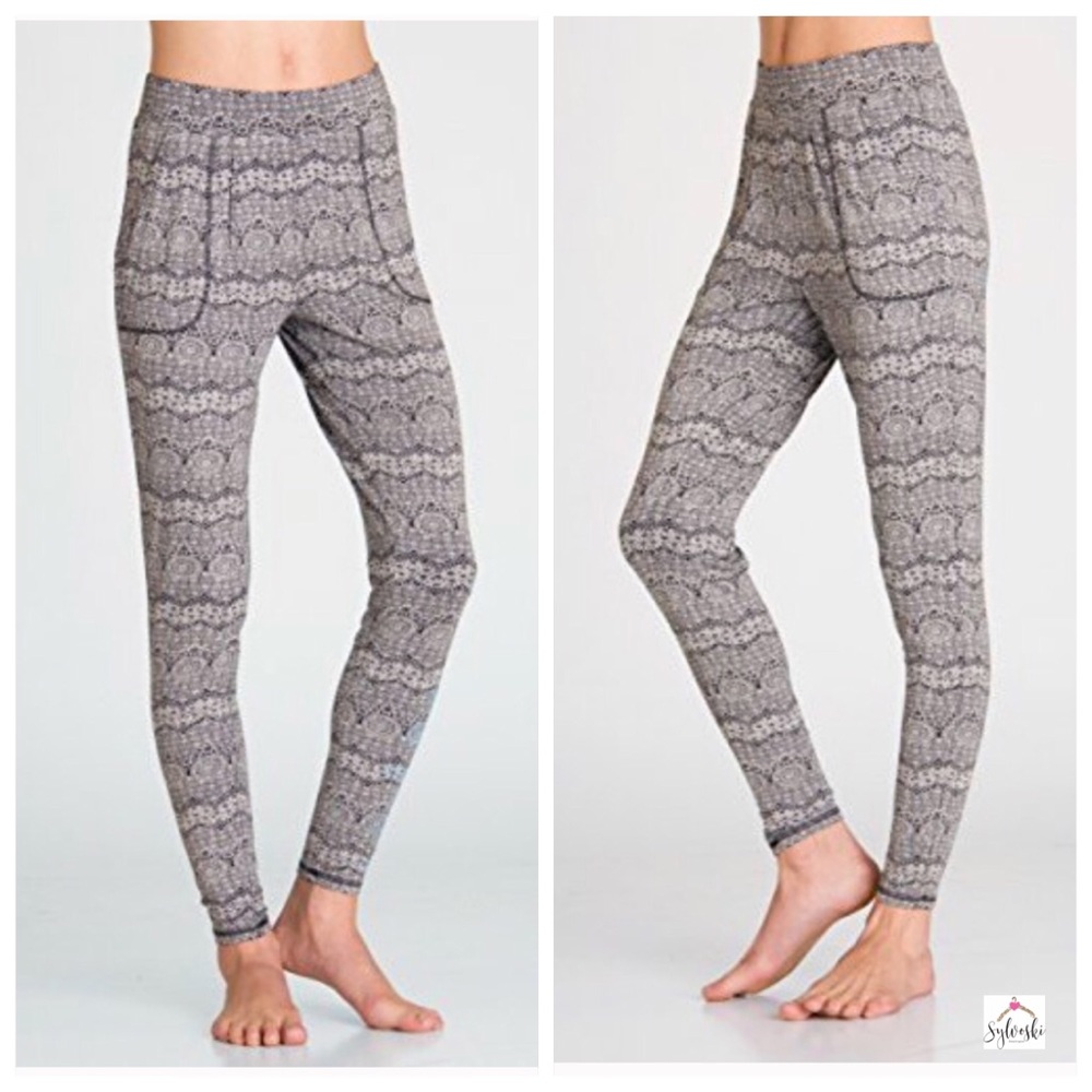 ๐RVCA Women's Slow Your Roll Pants - Picture 4 of 8